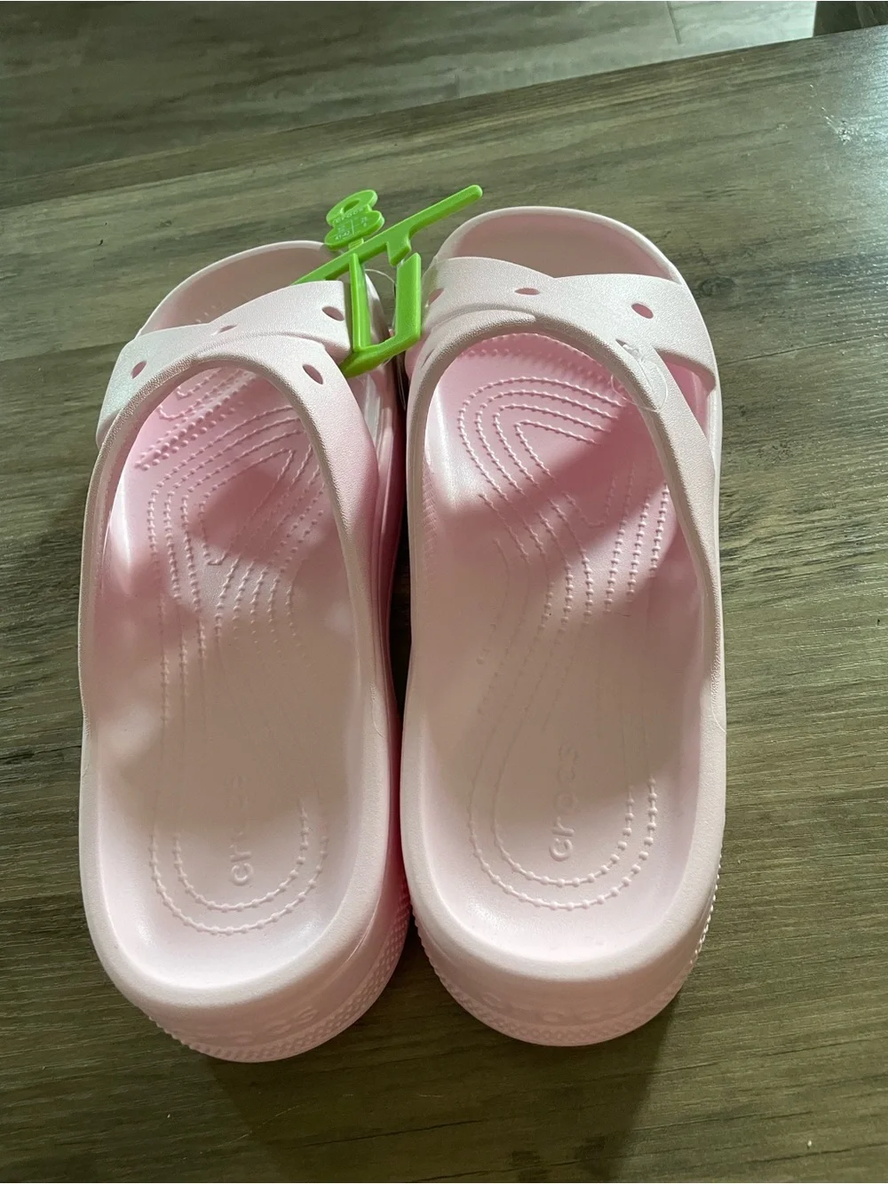 Crocs light pink Crisscross Strap slip on Platform Slides. Women’s 10 NEW
